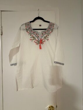 Embroidered White Women's cotton Tunic Top with Tassel